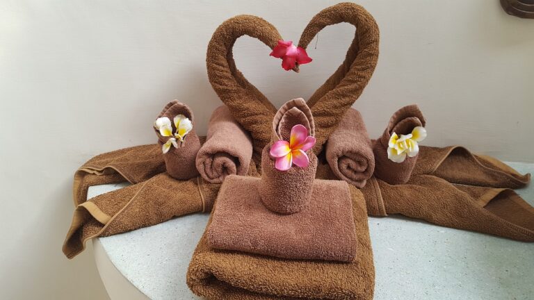 Fireplace Design for Farmhouse Chic Interiors: Silverexch.com, Goldenexchange, Betbook247.com